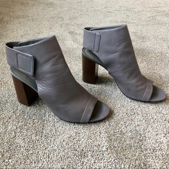 Vince ‘Faye’ Open Toe Bootie - Picture 6 of 9